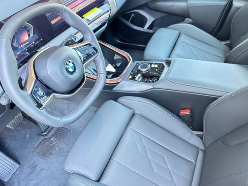 Used 2025 BMW X3 xDrive30i w/ Premium Package image 4