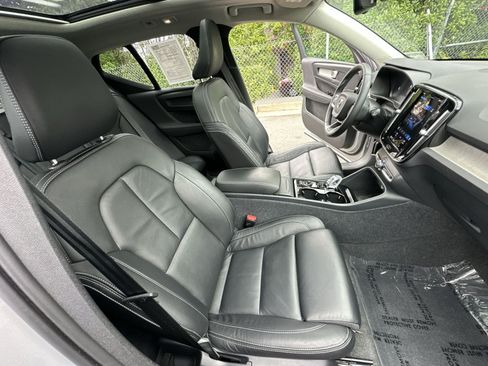 Used 2023 Volvo XC40 B5 Plus w/ Protection Package Premier AWD/4WD image 51