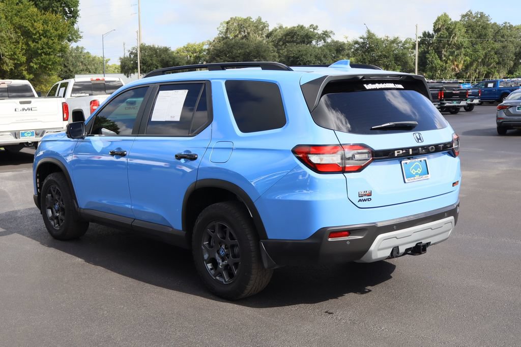 Used 2025 Honda Pilot TrailSport image 7