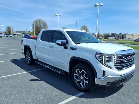 Certified 2023 GMC Sierra 1500 SLT image 3