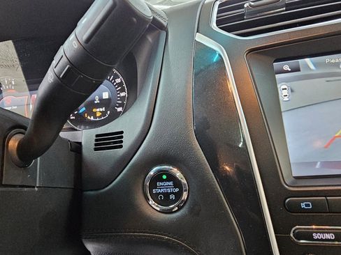 Used 2016 Ford Explorer Platinum image 38