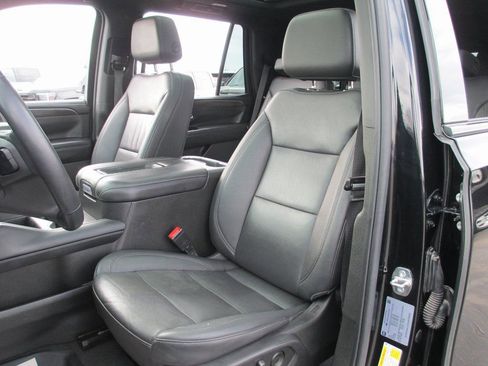 Used 2022 Chevrolet Tahoe Z71 w/ Luxury Package image 20