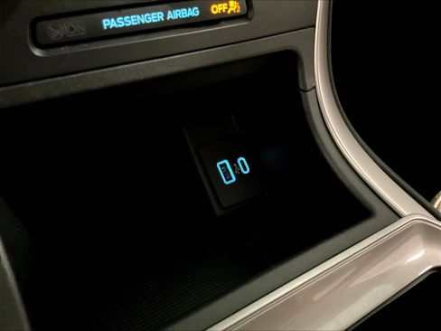 Used 2024 Ford Edge SEL w/ Cargo Accessory Package AWD/4WD image 15