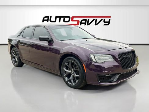 Used 2020 Chrysler 300 Touring w/ Sport Appearance Package RWD image 1