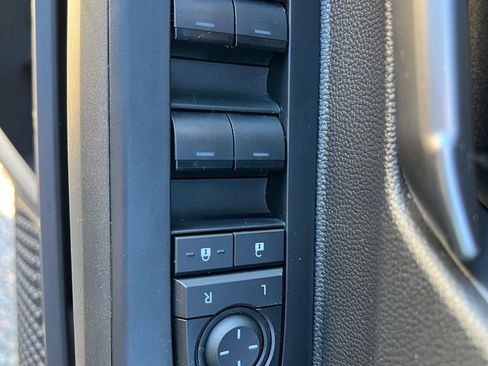 Used 2025 Toyota Tacoma TRD Off-Road image 12