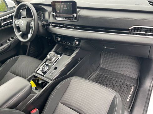 Used 2022 Mitsubishi Outlander ES AWD/4WD image 30