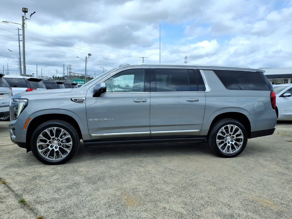 New 2026 GMC Yukon XL Denali w/ Denali Reserve Package AWD/4WD image 4