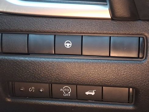 Certified 2026 Nissan Rogue SV FWD image 27