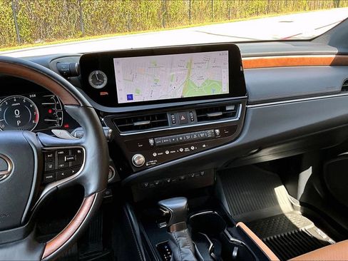 Used 2024 Lexus ES 350 Ultra Luxury w/ Accessory Package (Z2) FWD image 8
