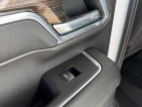 Used 2024 Chevrolet Silverado 2500 LT w/ Convenience Package image 33