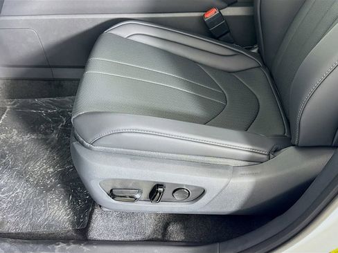 New 2026 Lexus TX 500h AWD image 21