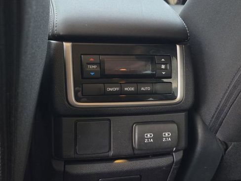 Used 2022 Subaru Ascent Premium w/ Convenience Package image 27