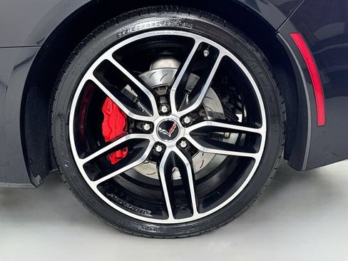 Used 2019 Chevrolet Corvette Stingray Coupe w/ Carbon Flash Badge Package RWD image 12