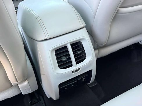 Used 2020 Jeep Cherokee Limited AWD/4WD image 12