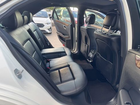 Used 2010 Mercedes-Benz E 350 4MATIC Sedan image 18