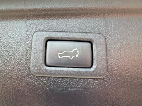Used 2019 Subaru Outback 2.5i Limited AWD/4WD image 18
