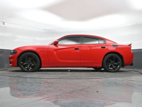 Used 2018 Dodge Charger R/T image 46