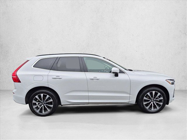 Used 2023 Volvo XC60 B5 Core w/ Climate Package FWD image 4