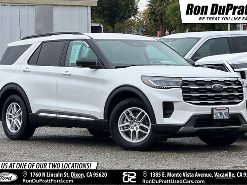 Used 2025 Ford Explorer Active image 1