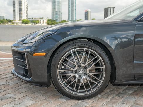 Used 2024 Porsche Panamera w/ Premium Package RWD image 8