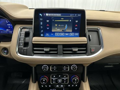 Used 2024 Chevrolet Suburban Premier w/ Advanced Technology Package AWD/4WD image 19