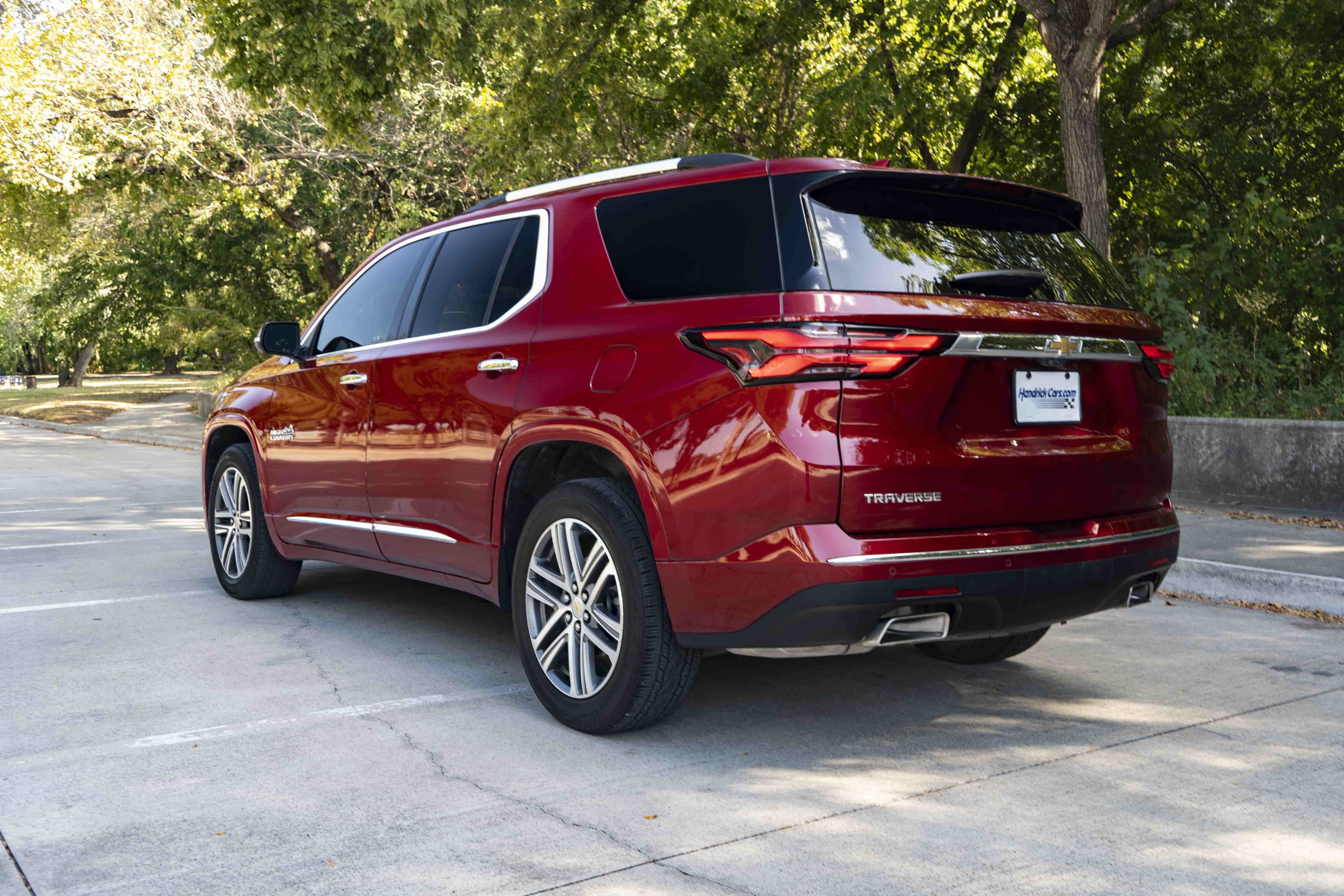 Used 2023 Chevrolet Traverse High Country w/ LPO, Floor Liner Package FWD image 7