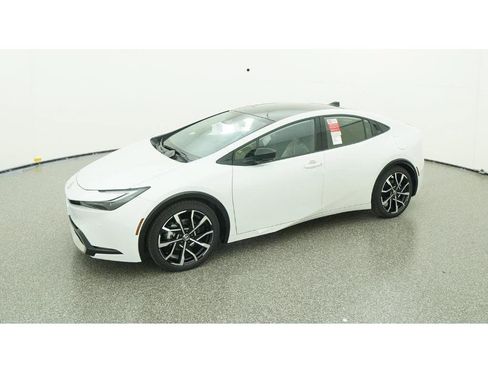 New 2026 Toyota Prius Plug-In Hybrid FWD image 2