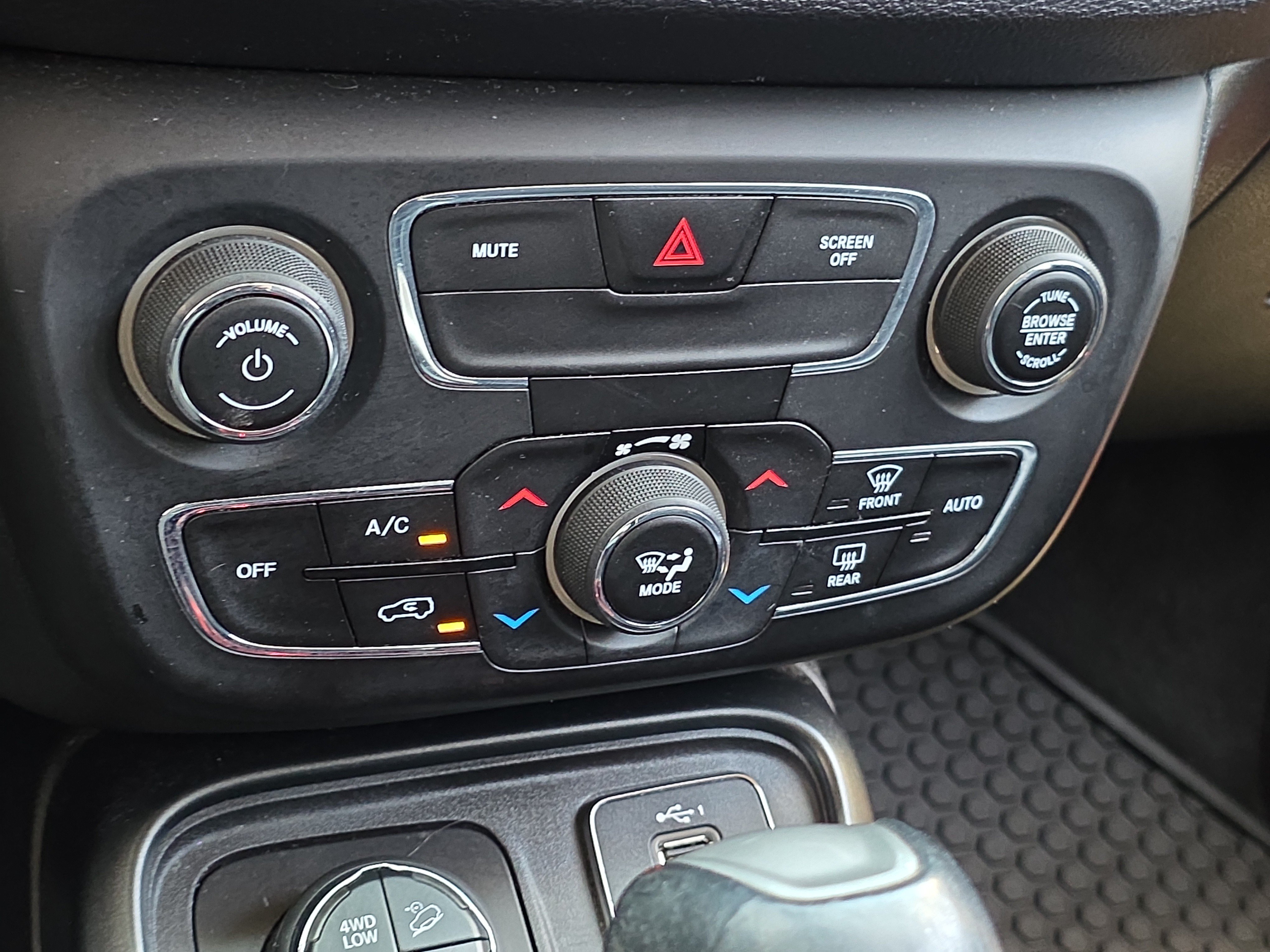 Used 2019 Jeep Compass Trailhawk AWD/4WD image 19