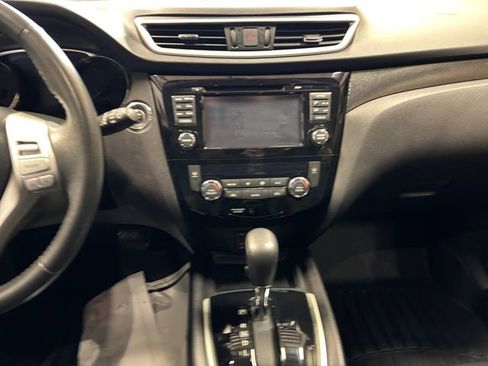 Used 2015 Nissan Rogue SL w/ SL Premium Package image 11