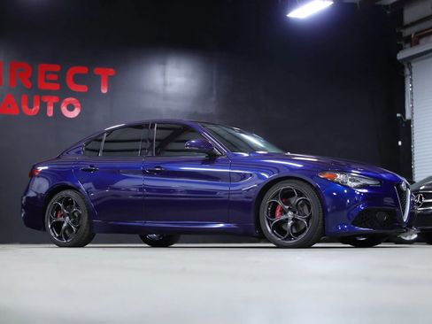 Used 2017 Alfa Romeo Giulia Ti w/ TI 19" Sport Package image 7