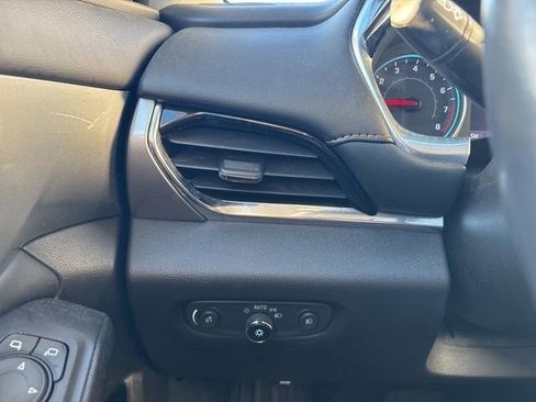 Certified 2021 Chevrolet Traverse LT image 17