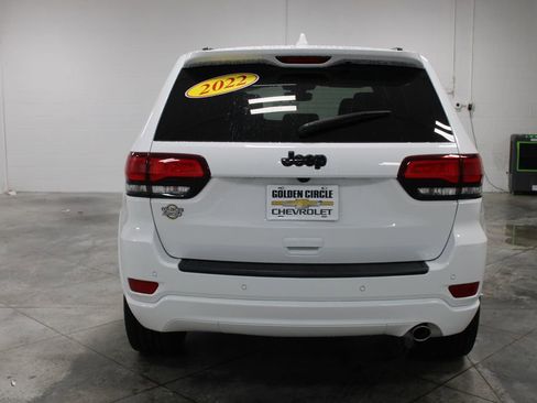 Used 2022 Jeep Grand Cherokee Laredo X image 11