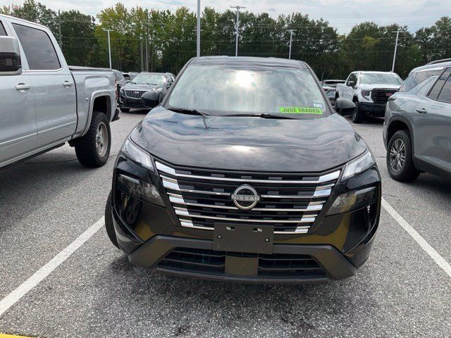 Used 2025 Nissan Rogue SV FWD image 2