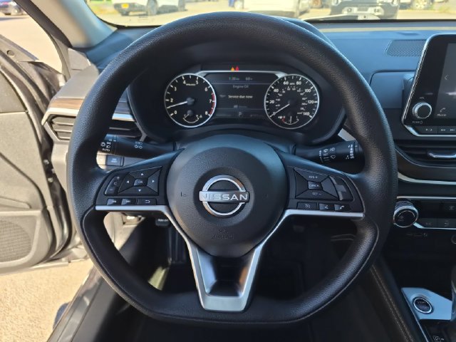 Used 2023 Nissan Altima 2.5 SV FWD image 9