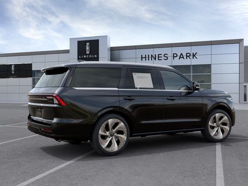 New 2027 Lincoln Navigator Black Label AWD/4WD image 6