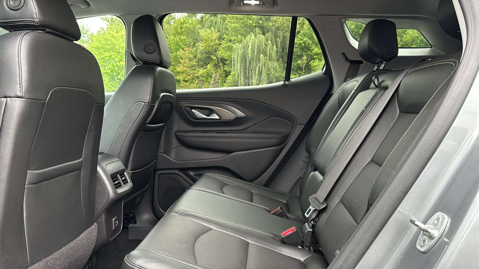 Used 2023 GMC Terrain SLT AWD/4WD image 27