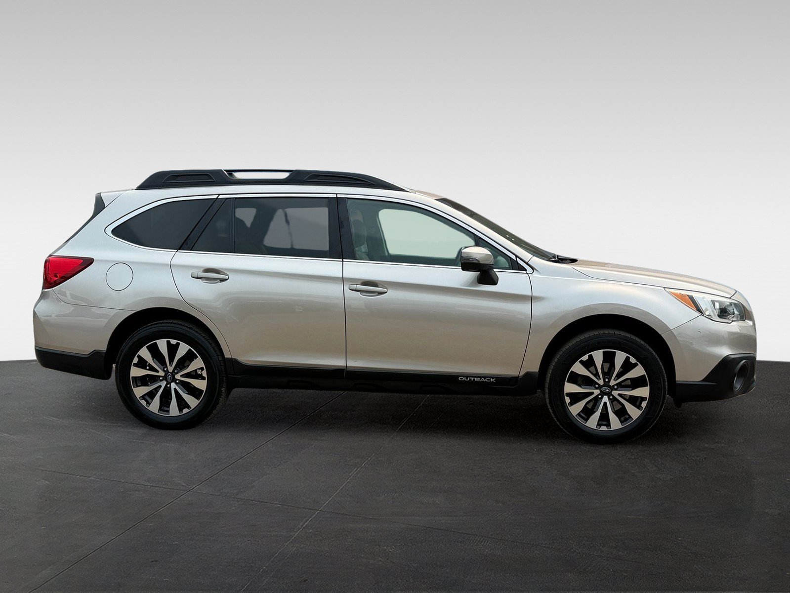 Used 2015 Subaru Outback 2.5i Limited AWD/4WD image 4