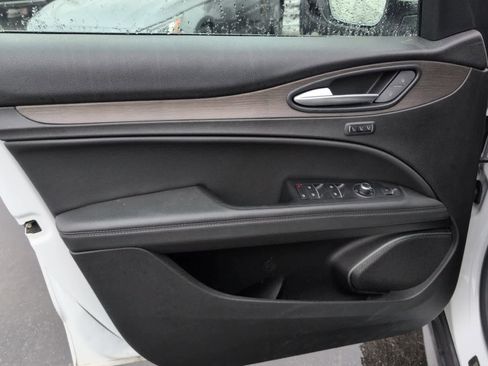 Used 2022 Alfa Romeo Stelvio Ti image 11