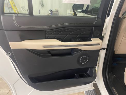 Used 2022 Ford Expedition Max Platinum AWD/4WD image 22
