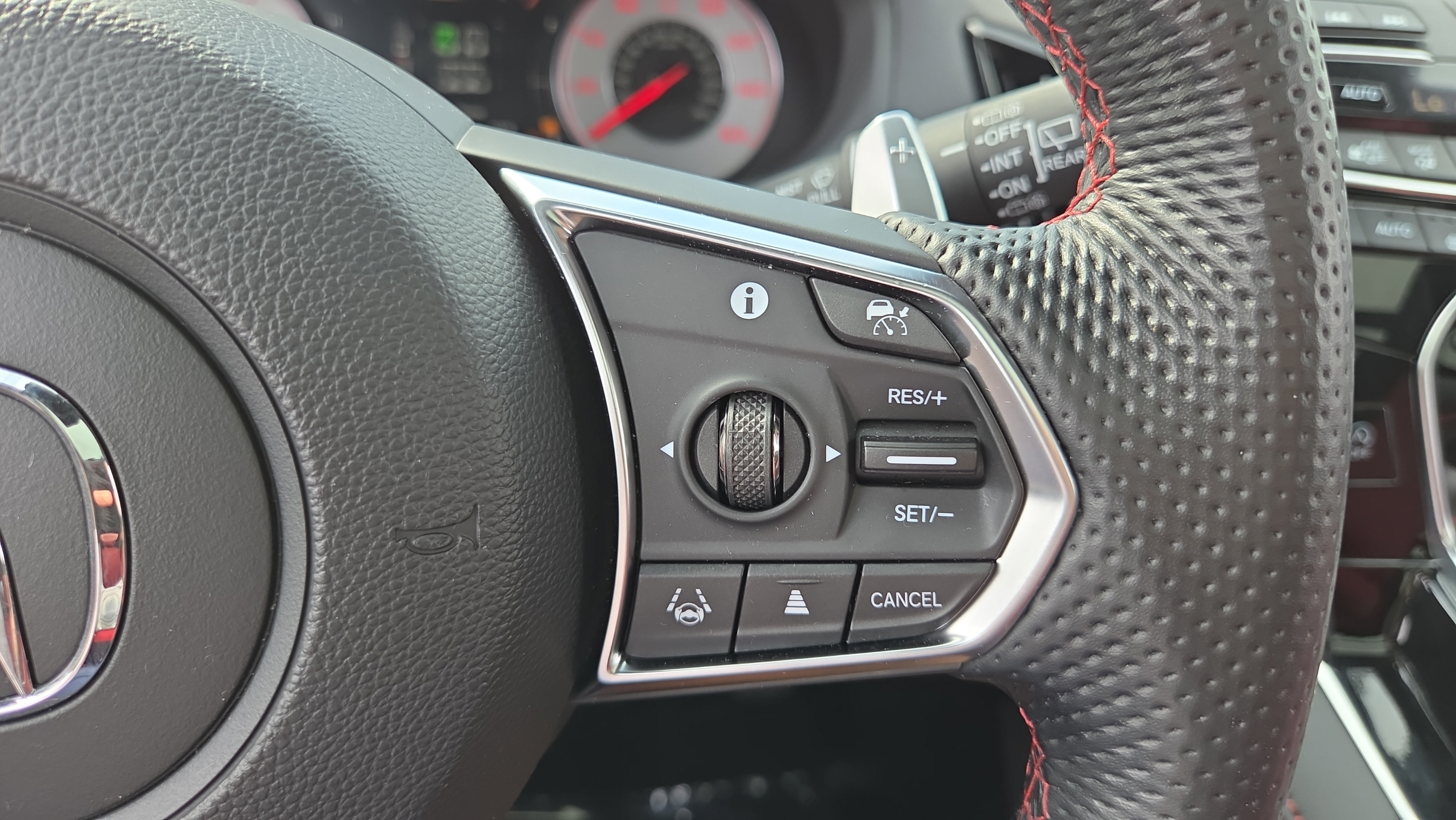Used 2023 Acura RDX w/ Advance Package FWD image 24