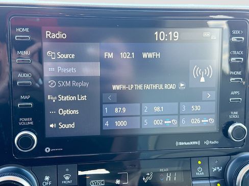 Used 2021 Toyota Highlander XLE image 32