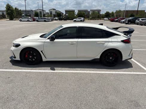 Used 2024 Honda Civic Type R image 2