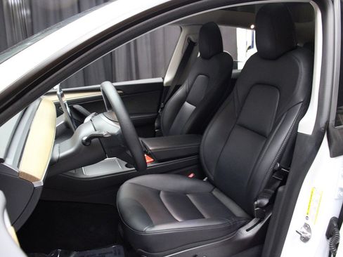 Used 2023 Tesla Model Y Long Range image 17