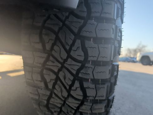 Used 2024 Chevrolet Silverado 1500 LT Trail Boss w/ Protection Package image 17