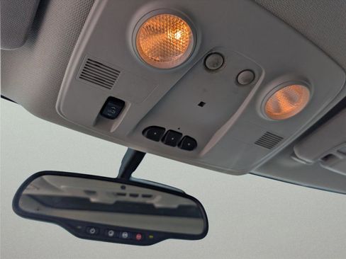 Used 2017 Chevrolet Traverse Premier image 19