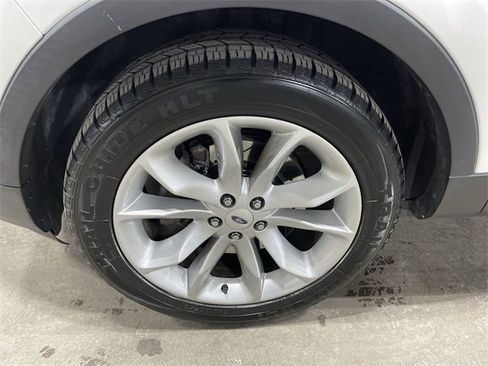 Used 2014 Ford Explorer XLT w/ Equipment Group 202A image 23