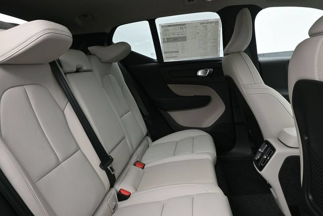 New 2026 Volvo XC40 B5 Ultra w/ Protection Package Premier AWD/4WD image 33