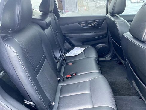 Used 2017 Nissan Rogue SL w/ SL Premium Package image 18