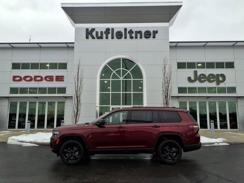 Used 2024 Jeep Grand Cherokee L Altitude AWD/4WD image 1