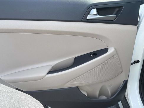 Used 2018 Hyundai Tucson Value FWD image 16